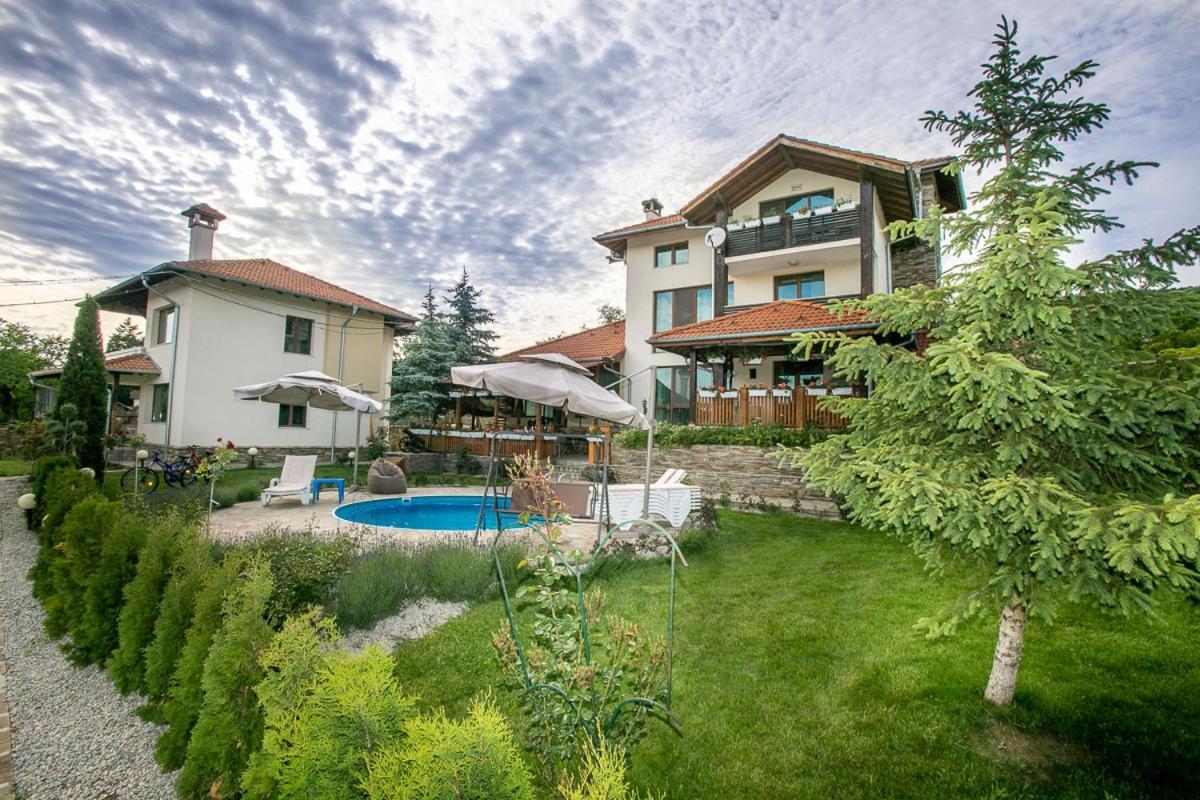 Vila Gardenia Gumoshtnik Exterior photo